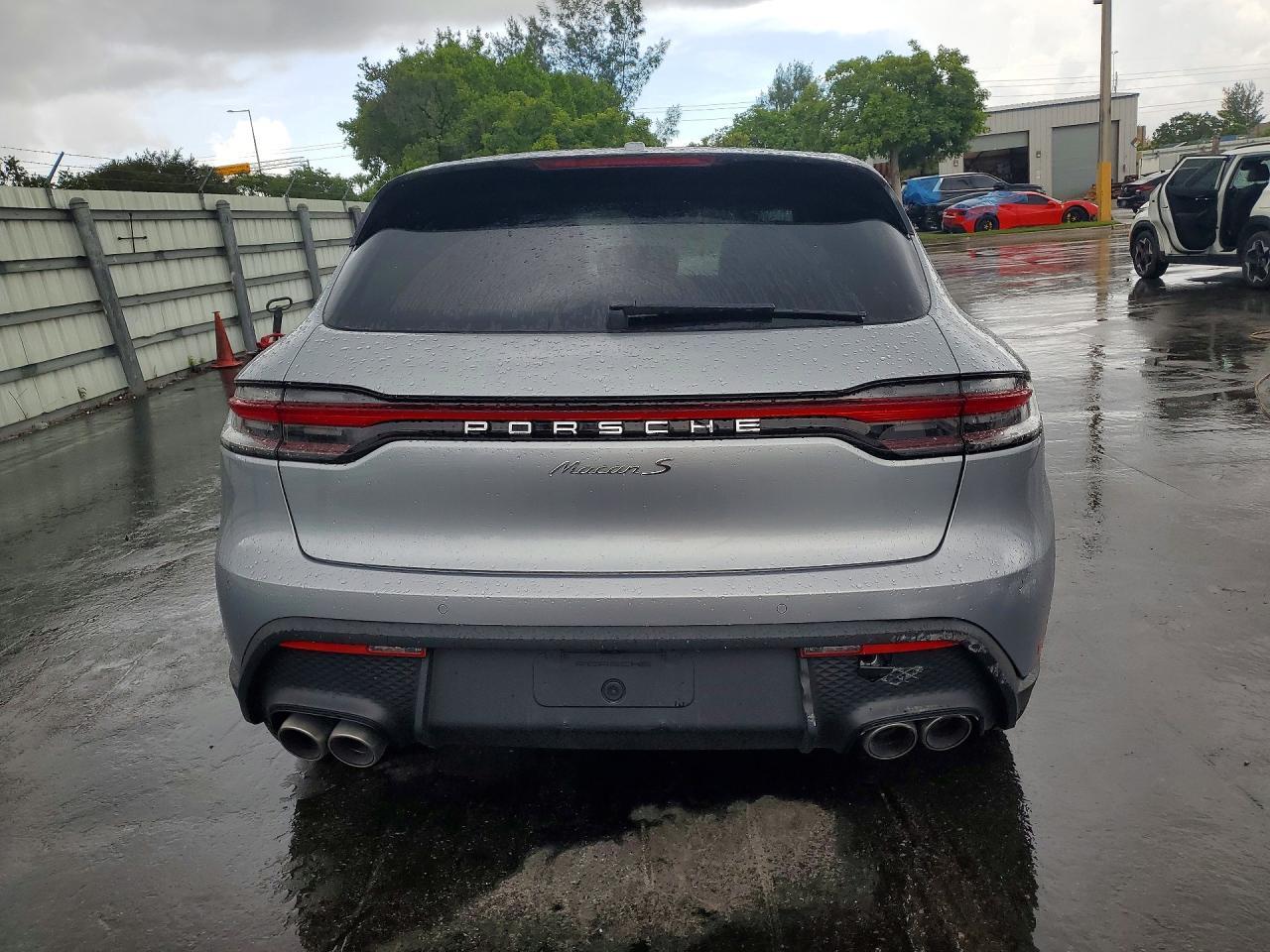 2026 Porsche Macan S - Image 6