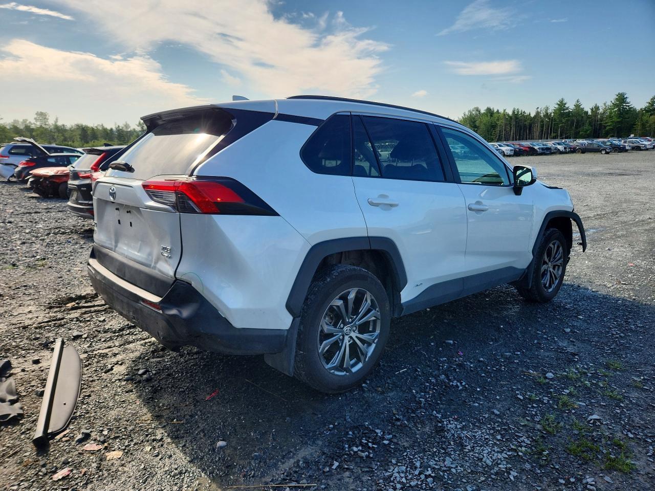 2025 Toyota Rav 4 - Фото 3