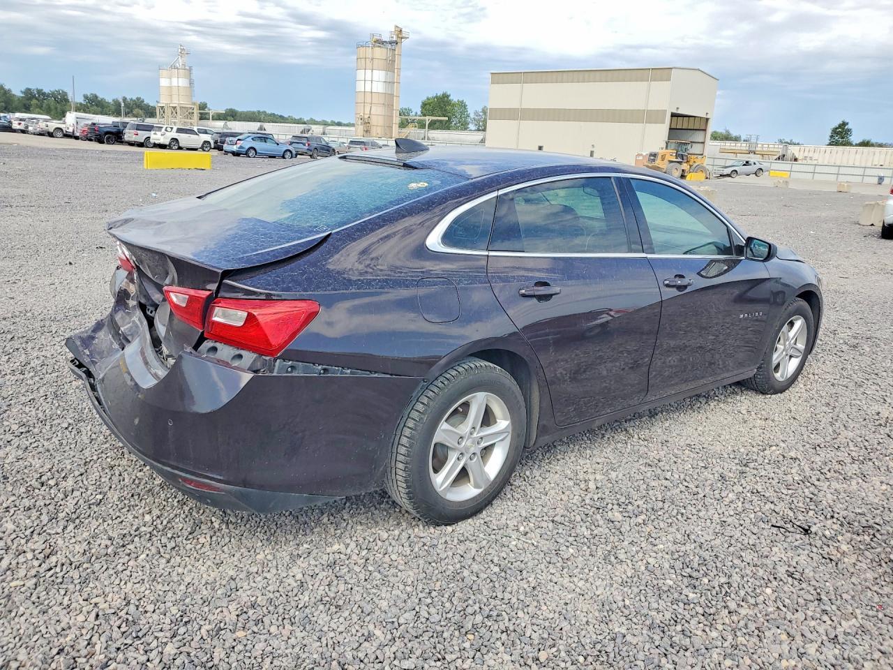 2021 Chevrolet Malibu Ls - Фото 3