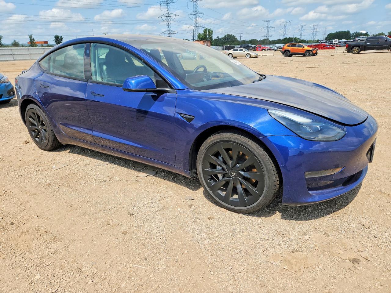 2022 Tesla Model 3 - Фото 4