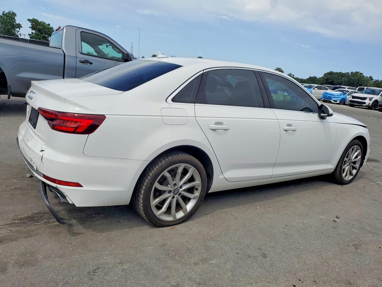 2019 Audi A4 Premium - Фото 3