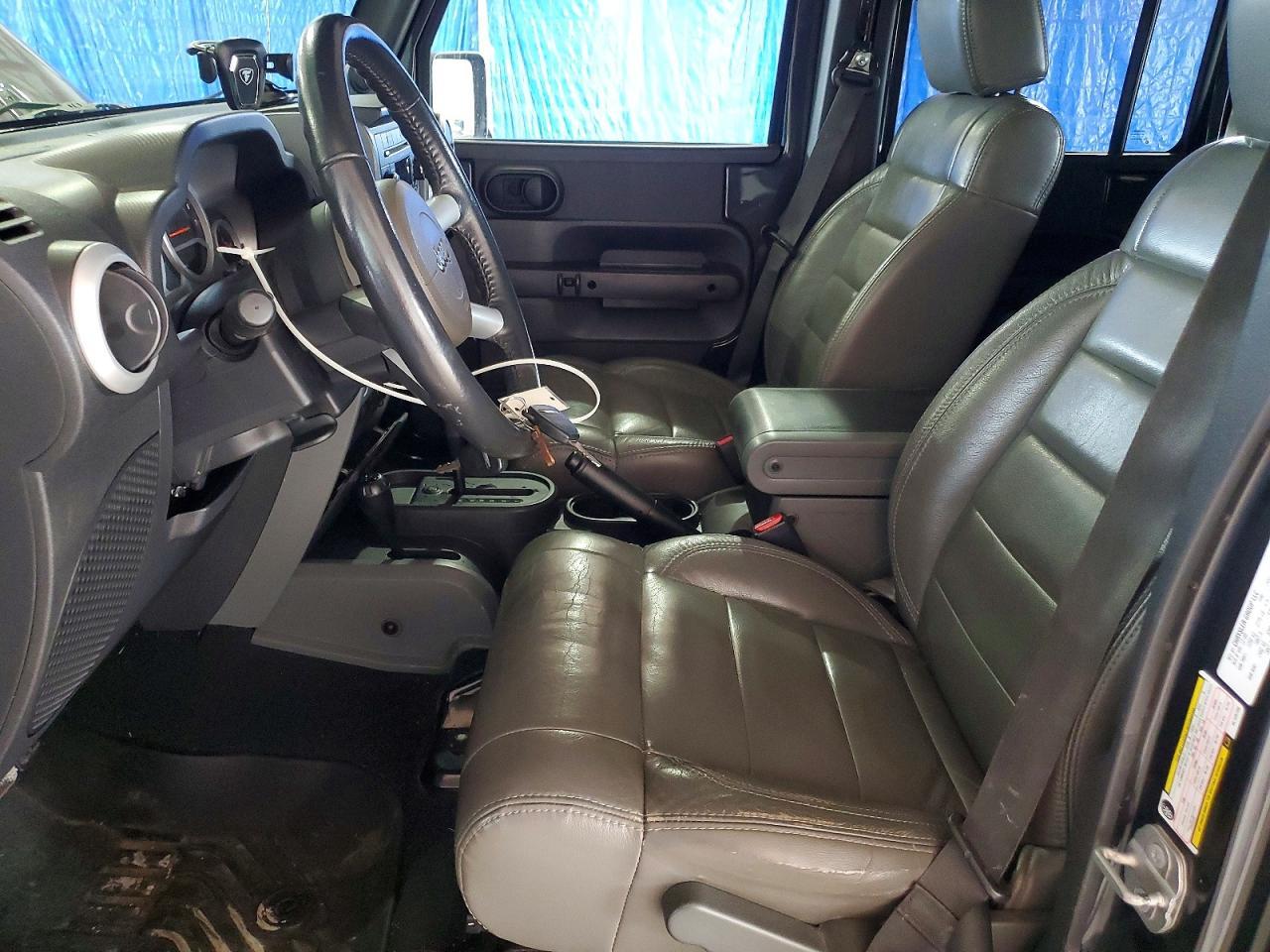2010 Jeep Wrangler Unlimited Sahara - Фото 7