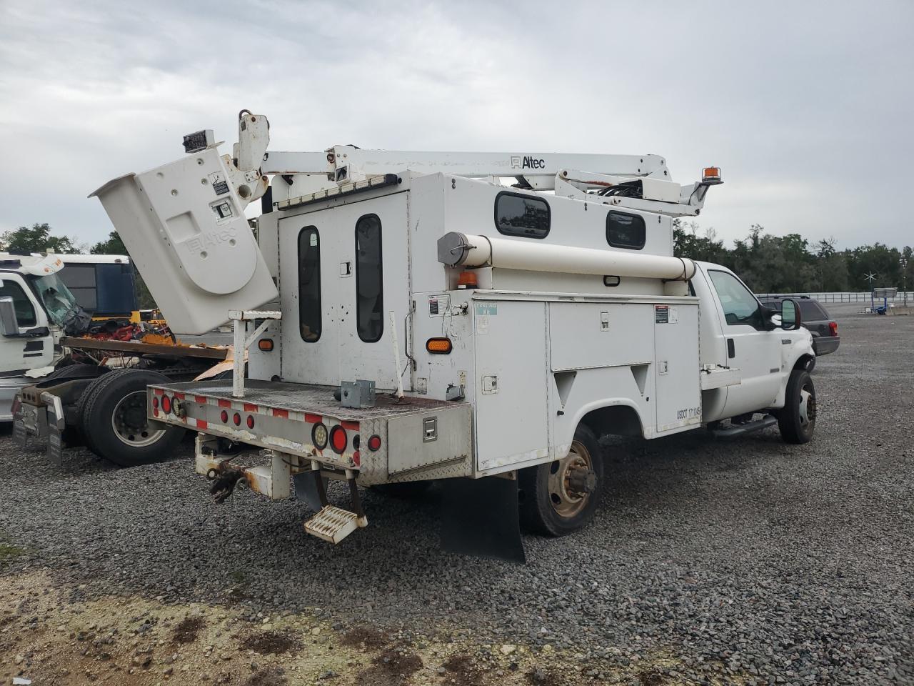 2005 Ford F550 Super - Фото 3