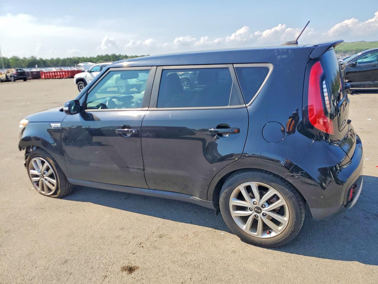 2018 Kia Soul + - Image 2