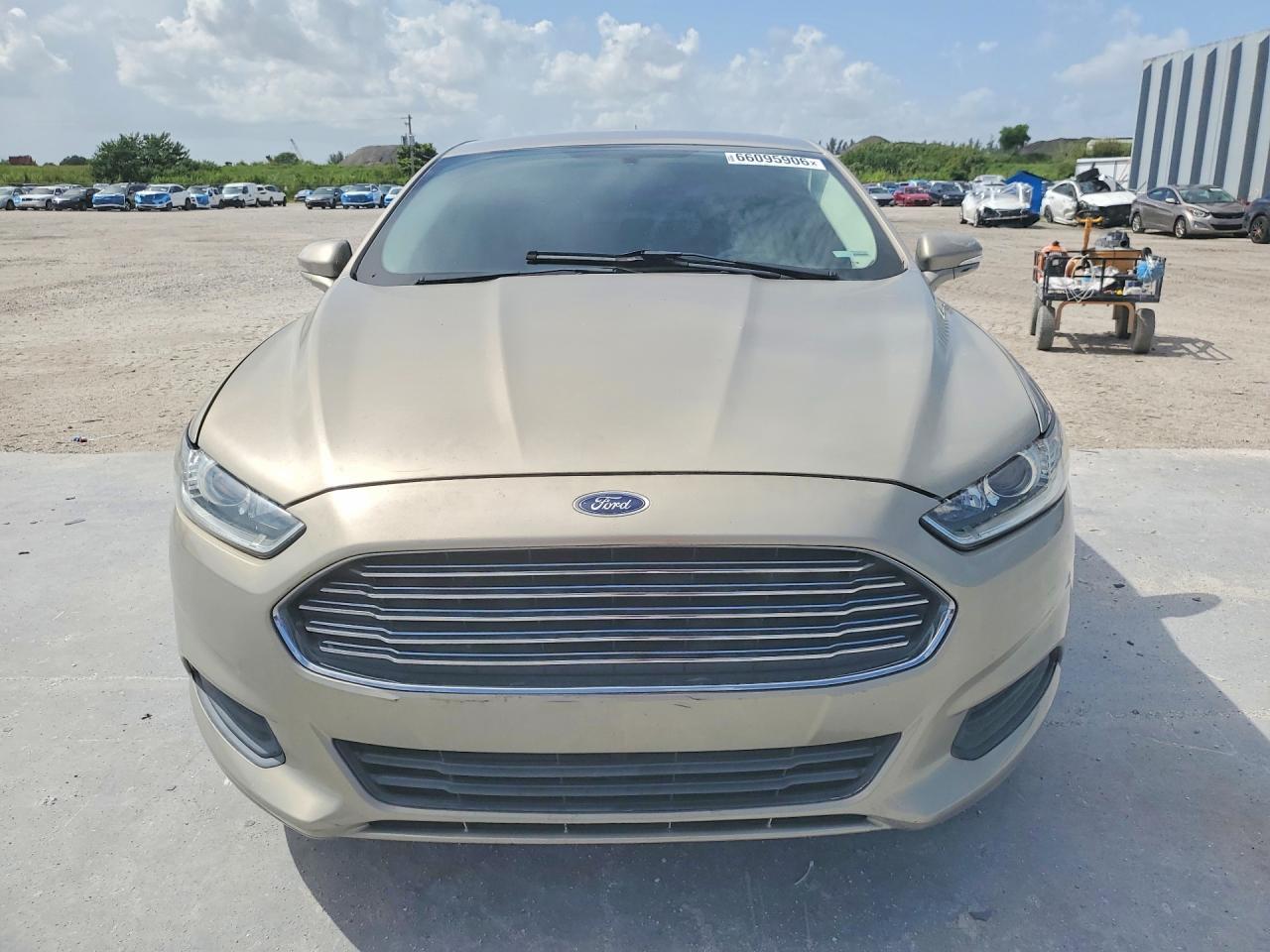 2015 Ford Fusion Se - Фото 5
