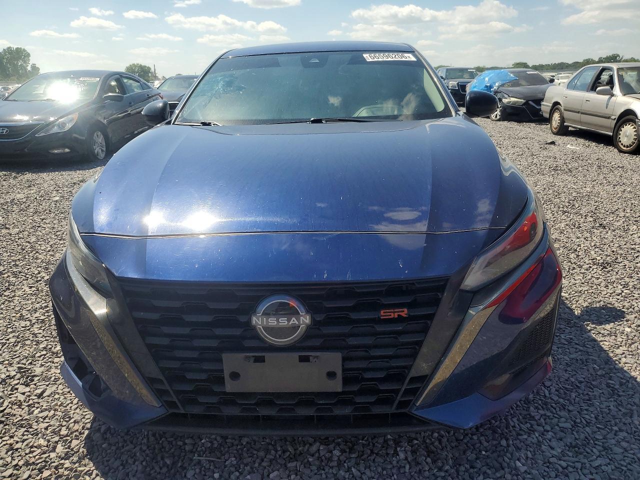 2023 Nissan Altima Sr - Фото 5