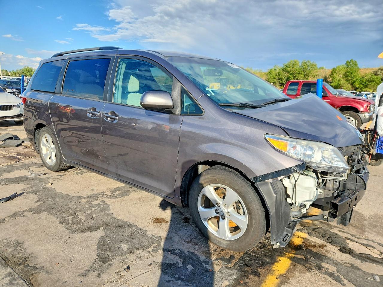 2015 Toyota Sienna Le - Фото 4