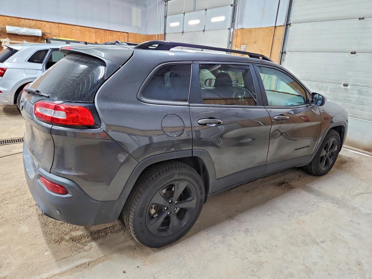 2015 Jeep Cherokee Latitude - Фото 3