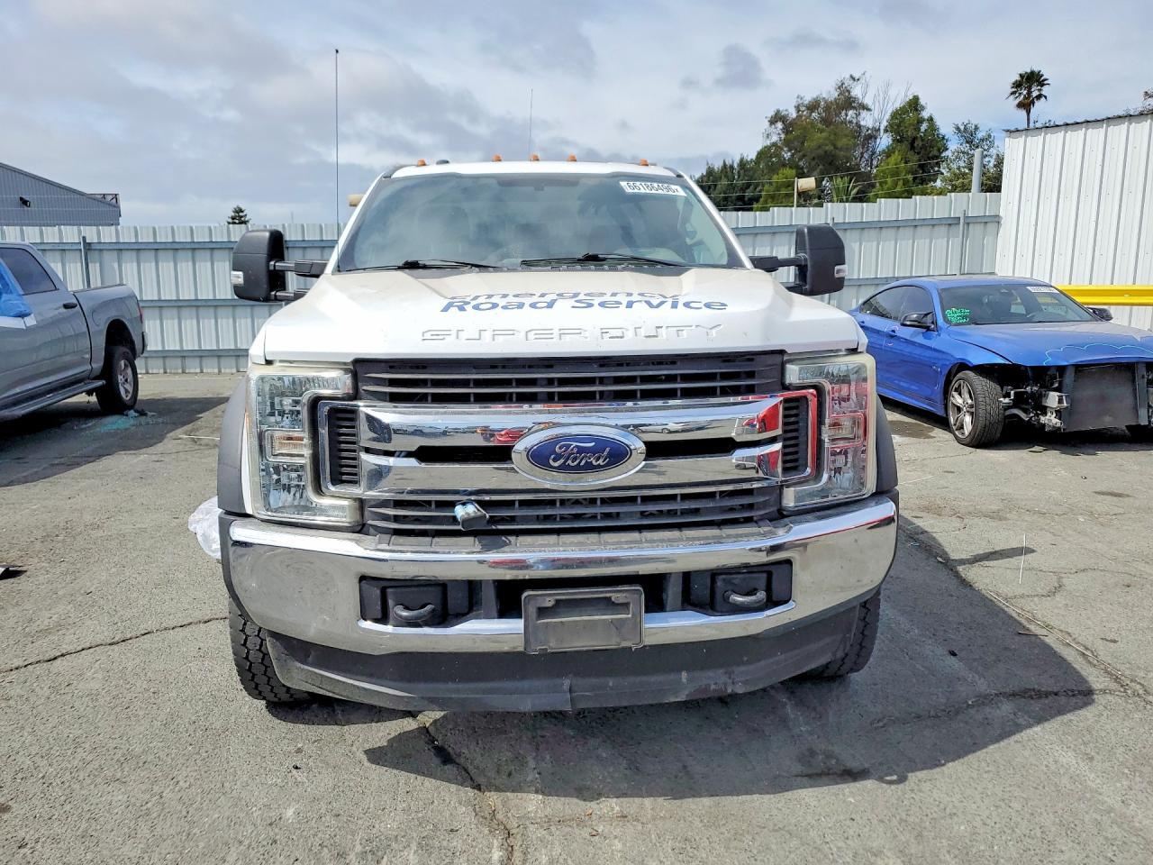 2017 Ford F550 Super - Flatbed Truck - Image 5