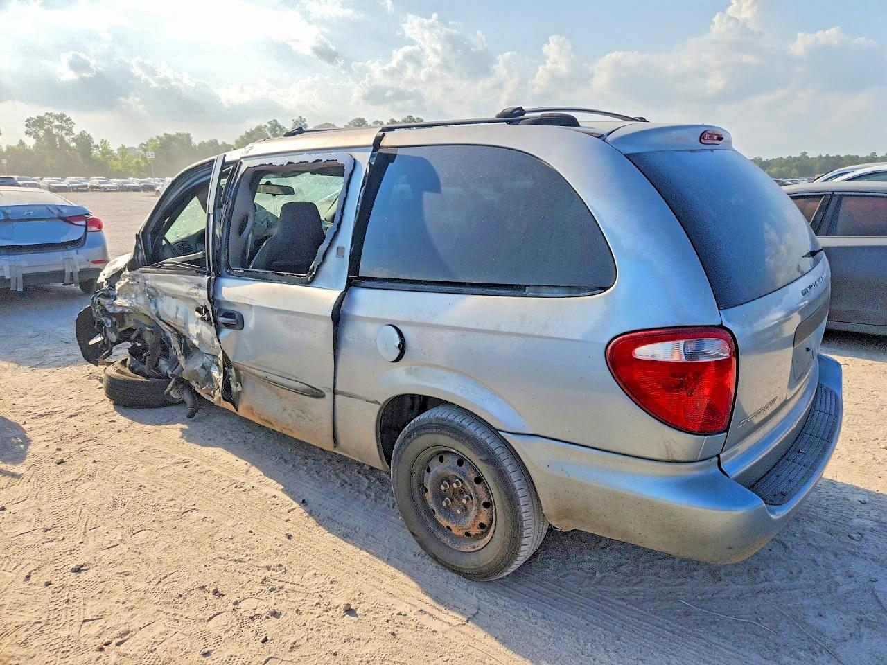 2003 Dodge Grand Caravan Se - Image 2