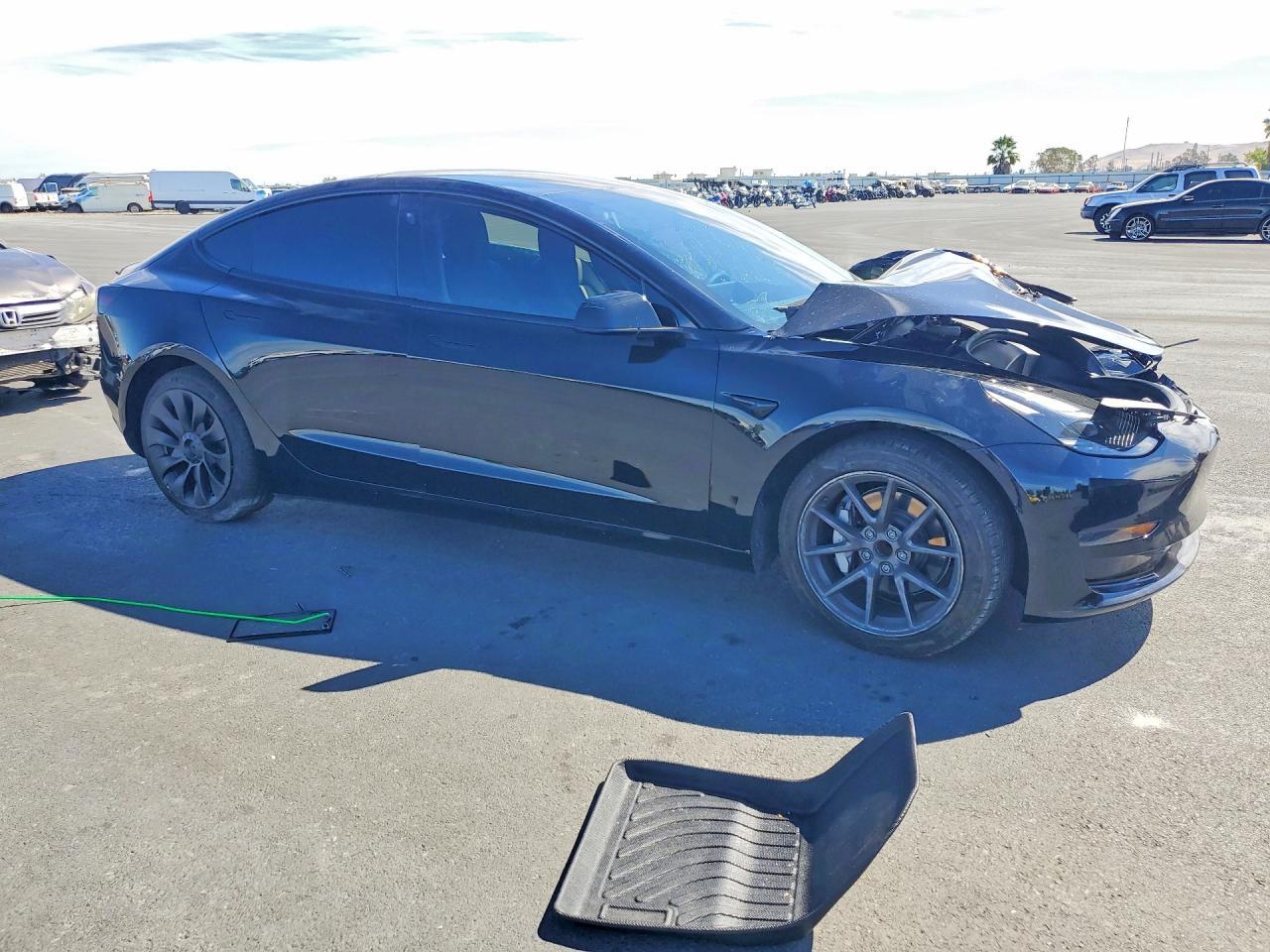 2021 Tesla Model 3 - Фото 4