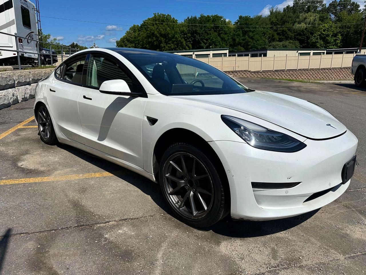 2021 Tesla Model 3 - Фото 4