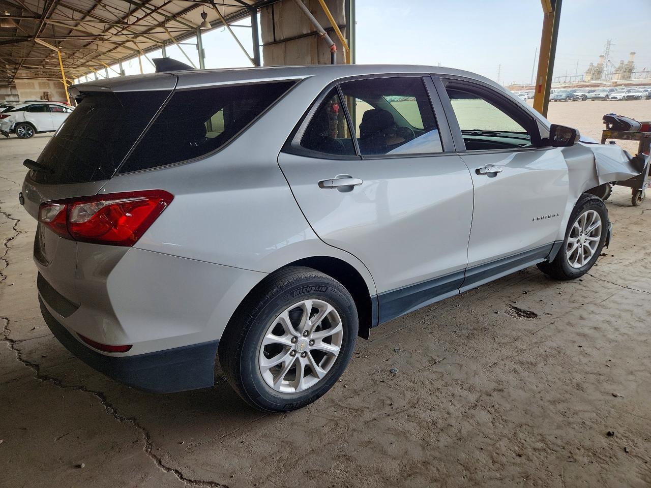 2021 Chevrolet Equinox Ls - Фото 3