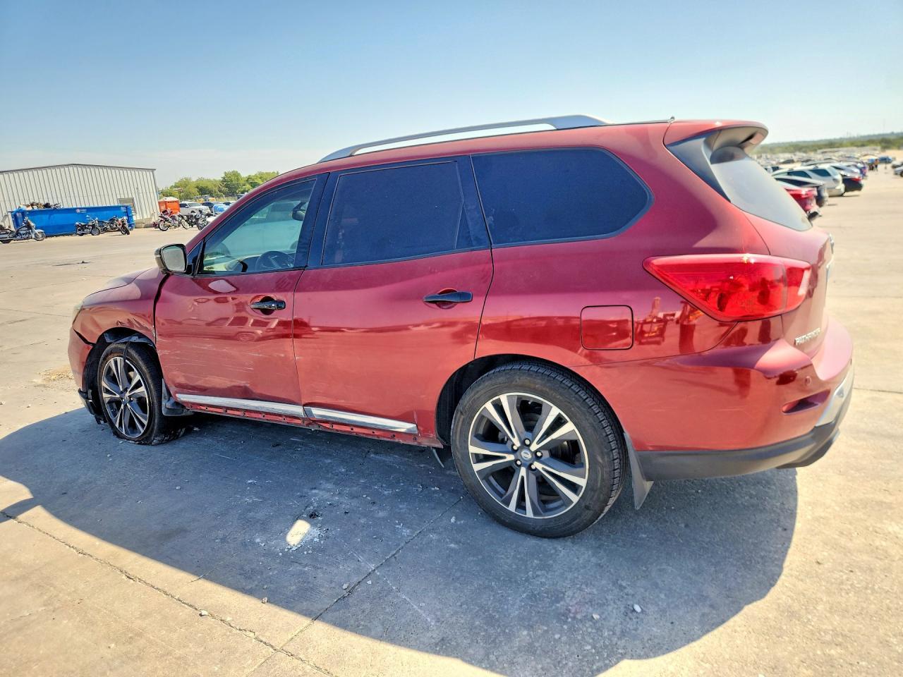 2017 Nissan Pathfinder Platinum - Фото 2