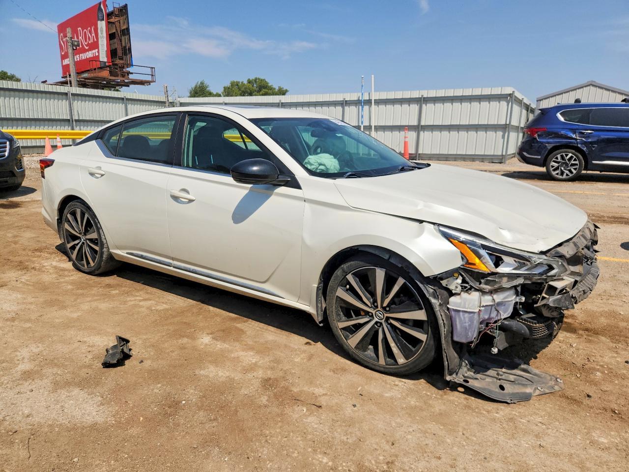 2020 Nissan Altima Sr - Фото 4