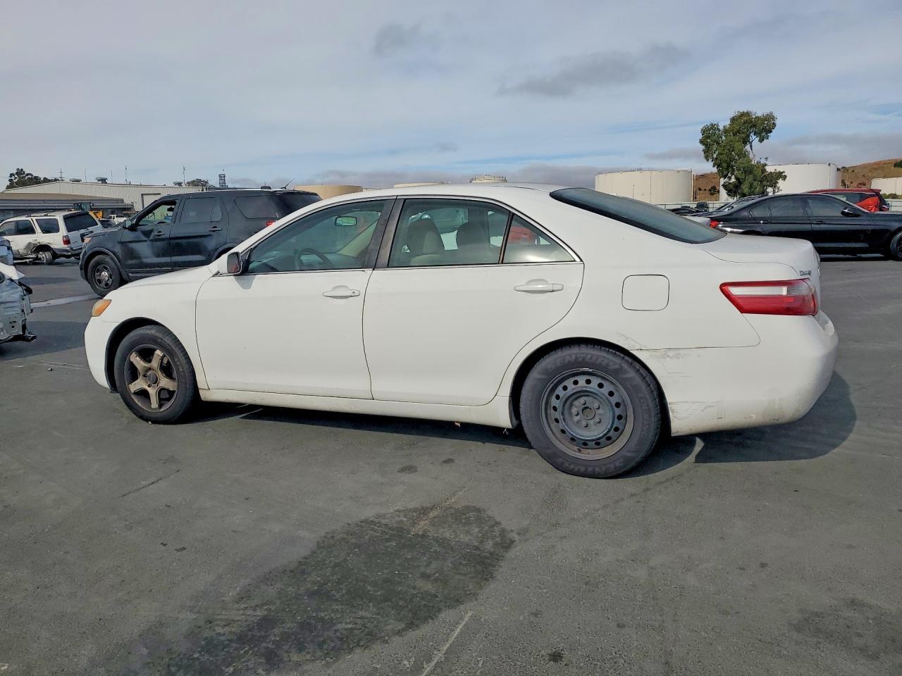 2008 Toyota Camry Le - Фото 2