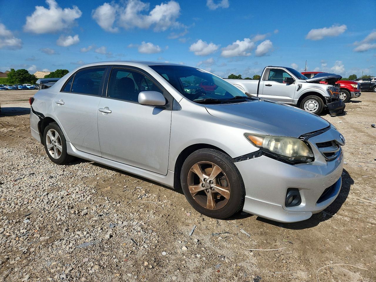 2013 Toyota Corolla S - Image 4
