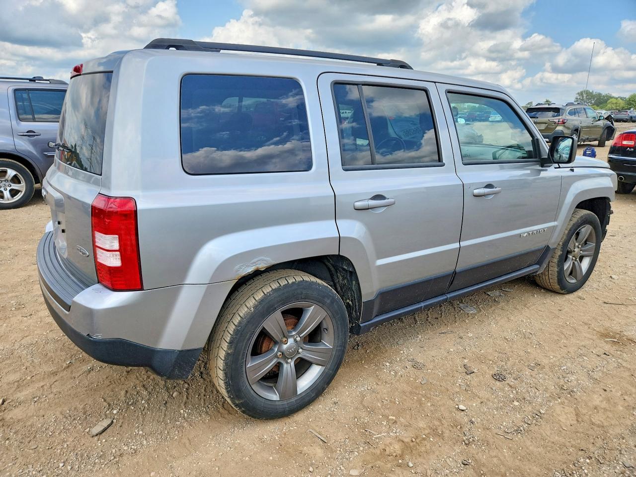 2014 Jeep Patriot Latitude - Фото 3