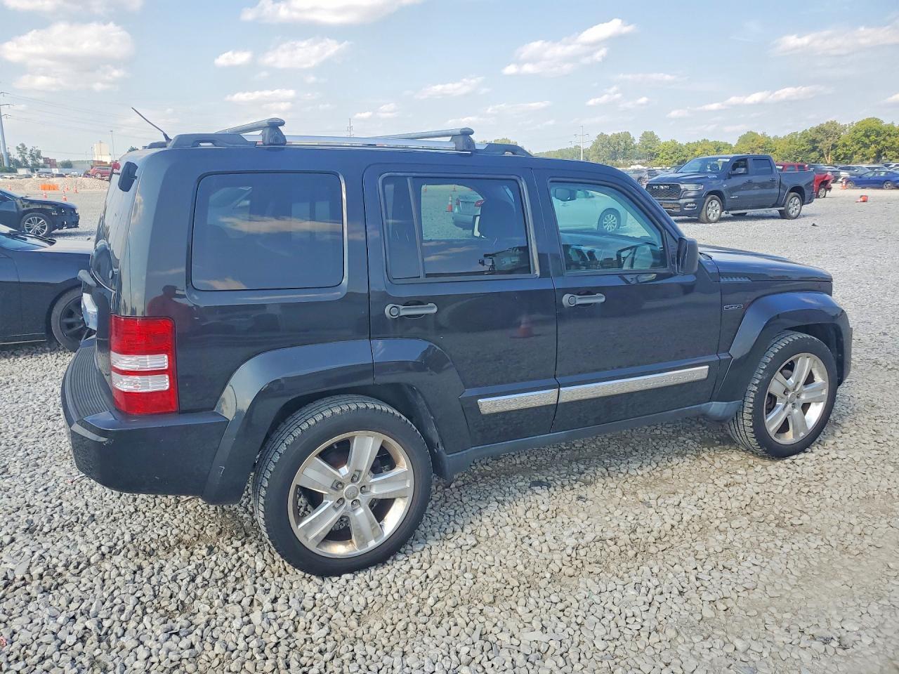2012 Jeep Liberty Jet - Image 3