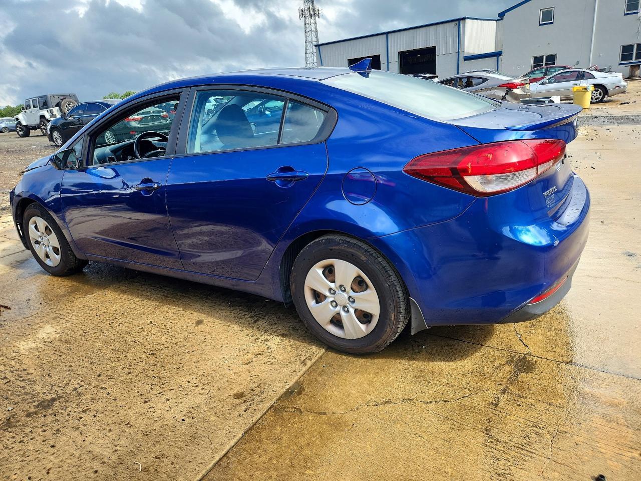 2017 Kia Forte Lx - Image 2