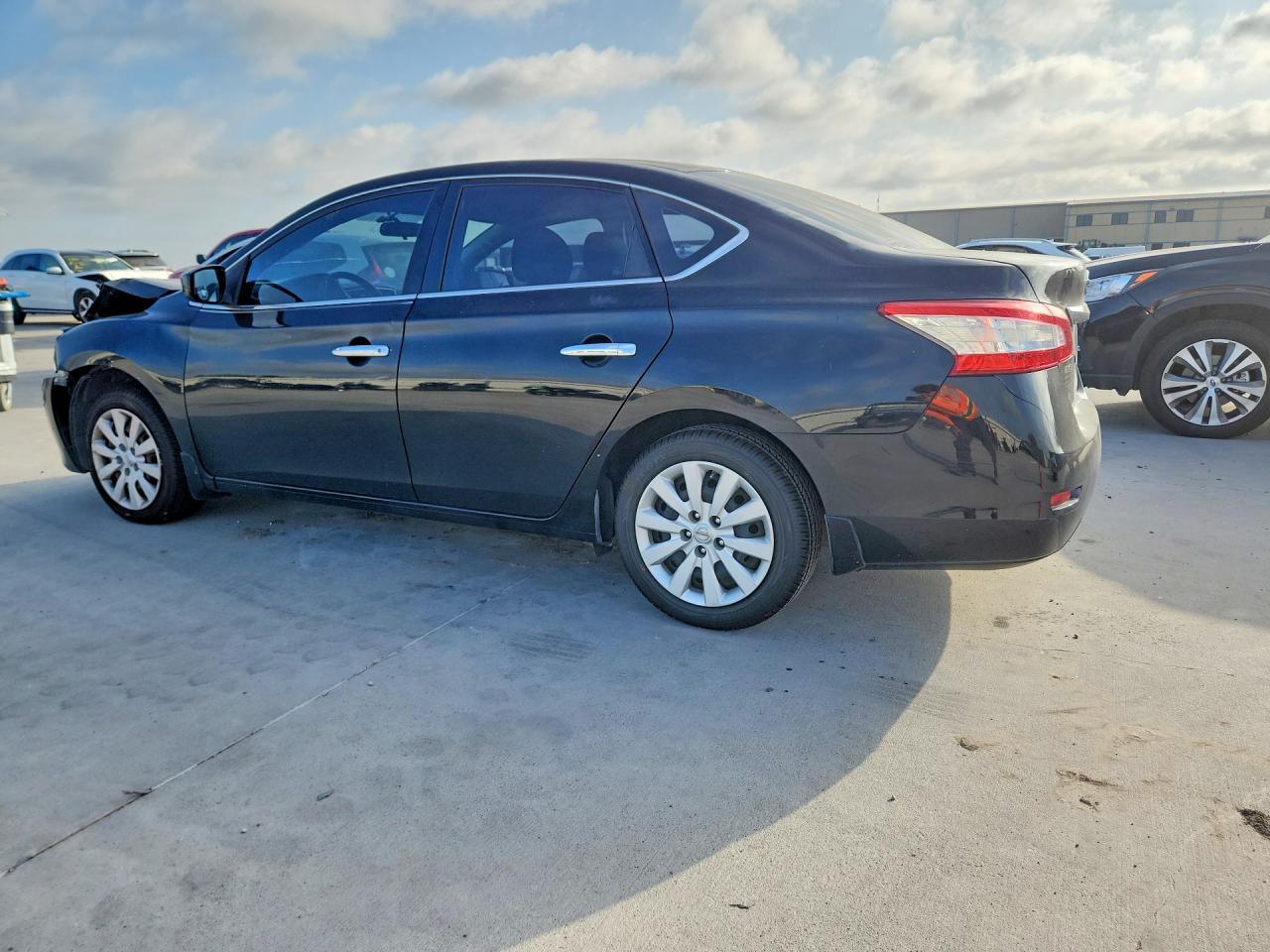 2015 Nissan Sentra S - Фото 2