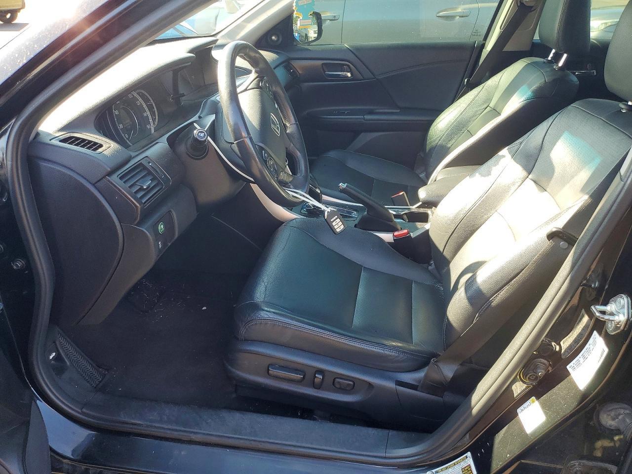 2015 Honda Accord Touring - Image 7