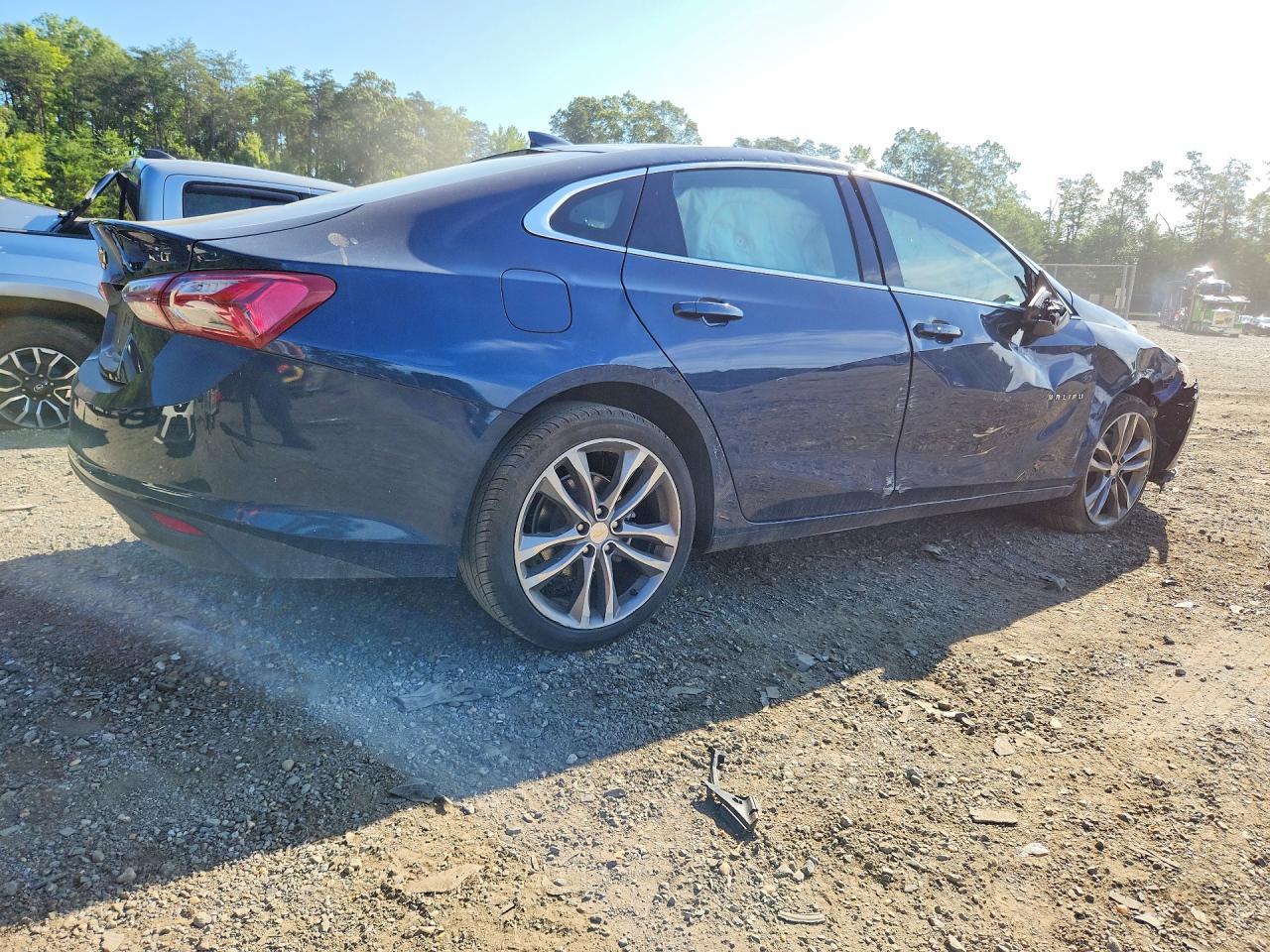 2022 Chevrolet Malibu Lt - Image 3