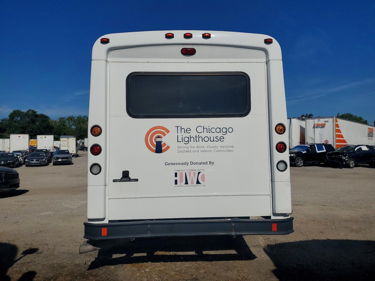 2011 Ford F550 Super Duty Shuttle Bus - Фото 6