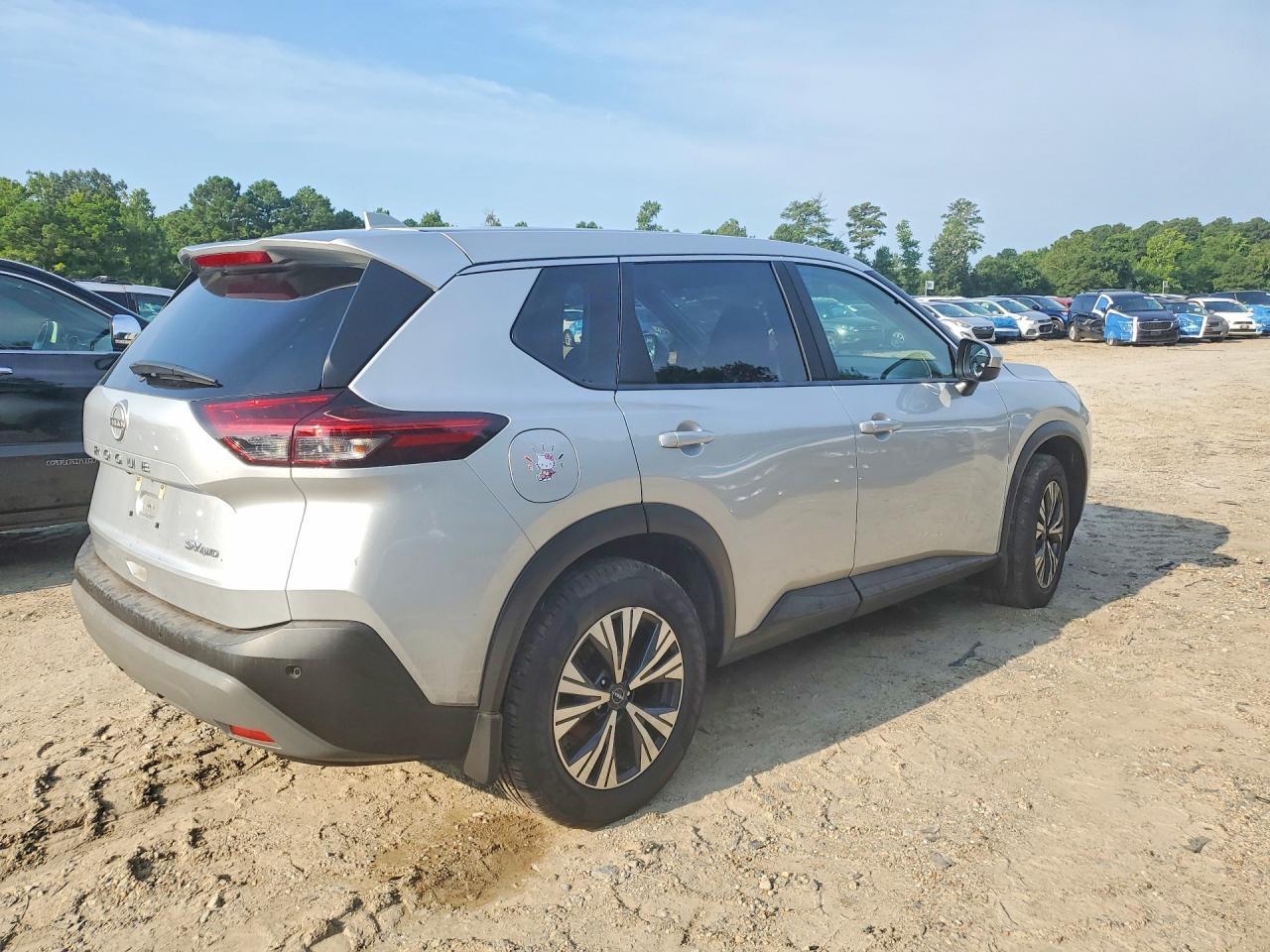 2023 Nissan Rogue Sv - Фото 3
