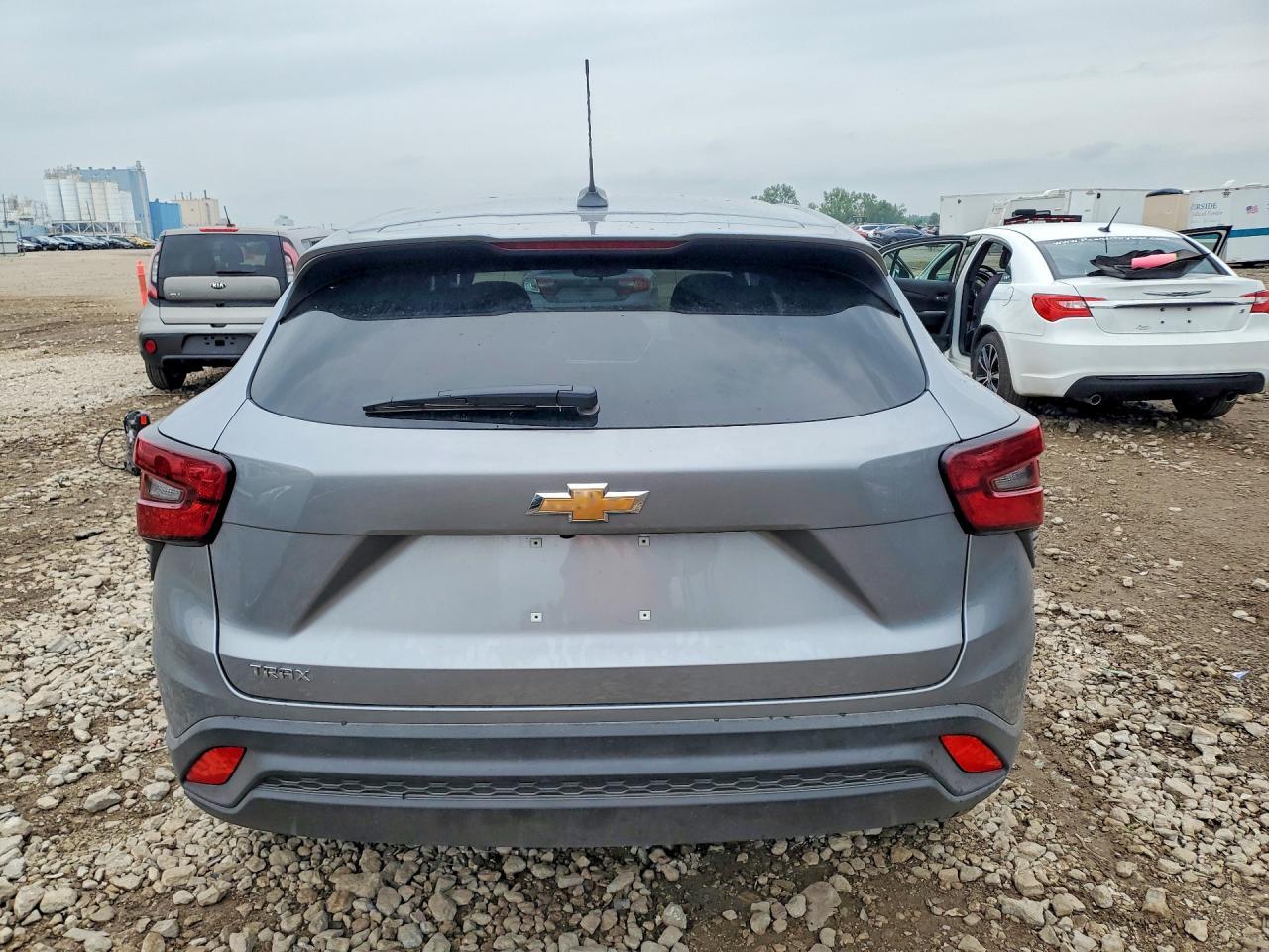 2026 Chevrolet Trax Ls - Фото 6