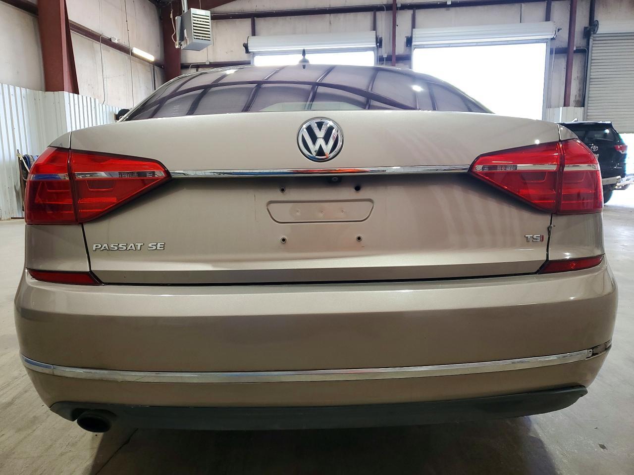 2016 Volkswagen Passat Se - Фото 6