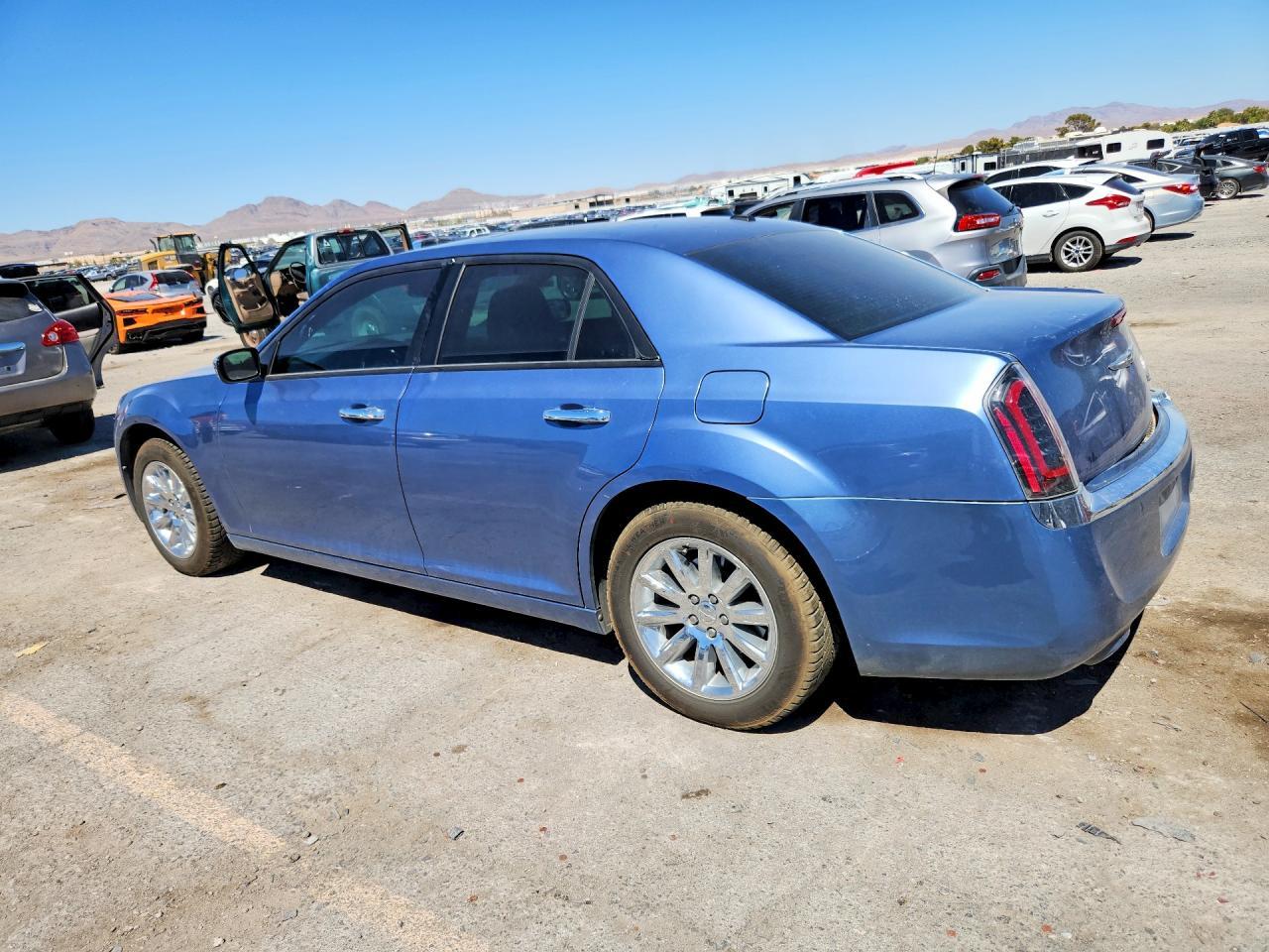 2011 Chrysler 300C - Image 2