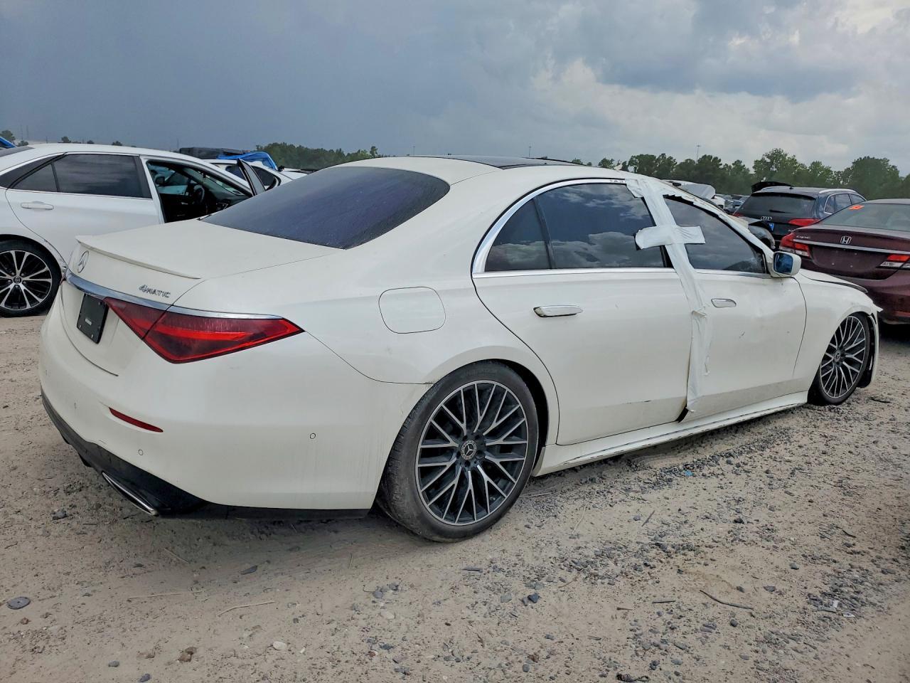 2022 Mercedes-Benz S500 - Image 3