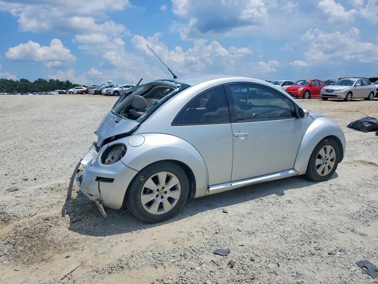 2008 Volkswagen New Beetle S - Image 3