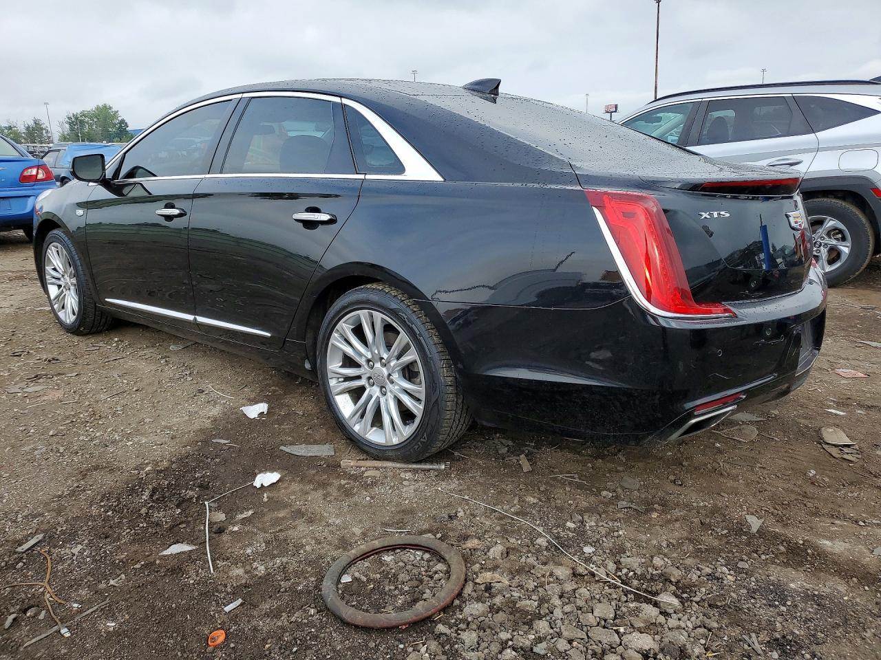 2019 Cadillac Xts Luxury - Image 2