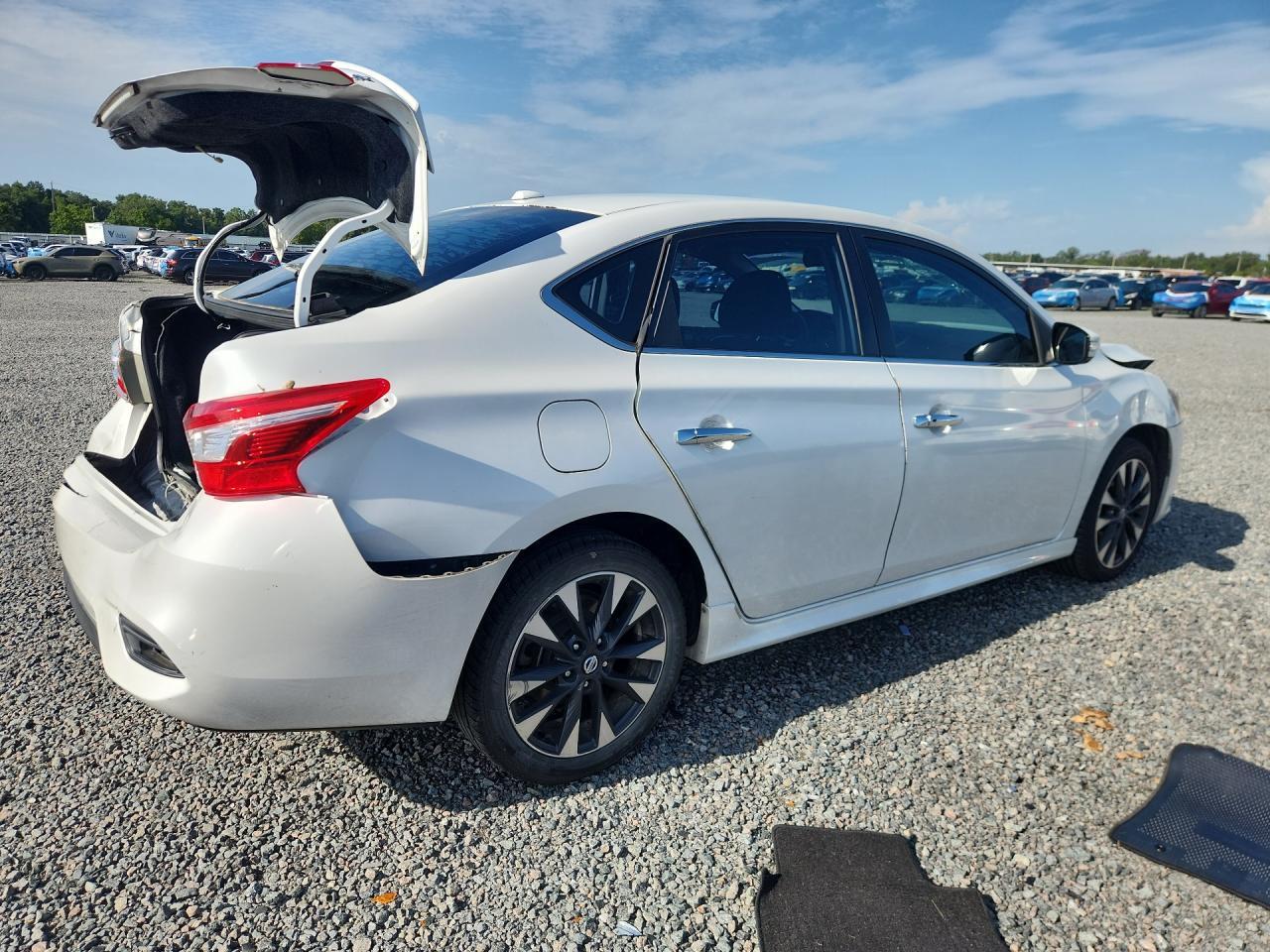 2017 Nissan Sentra Sr - Image 3