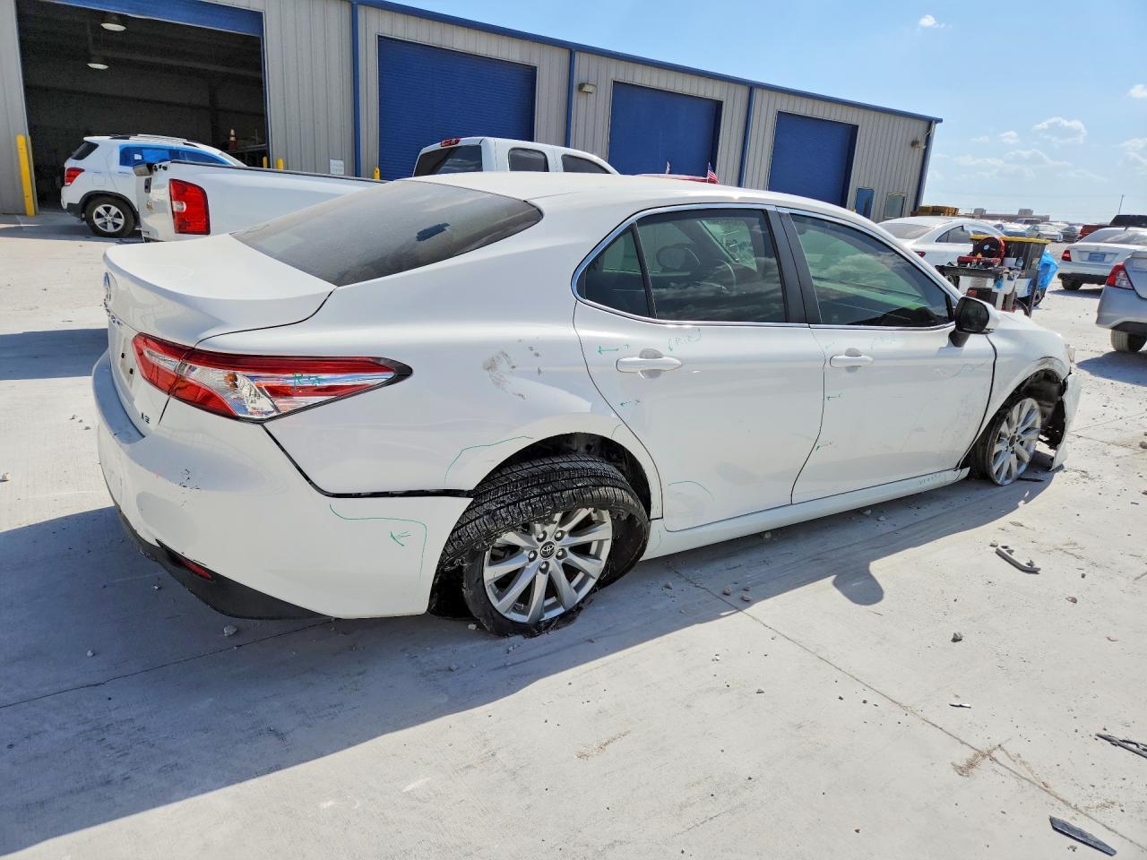 2018 Toyota Camry Le - Image 3