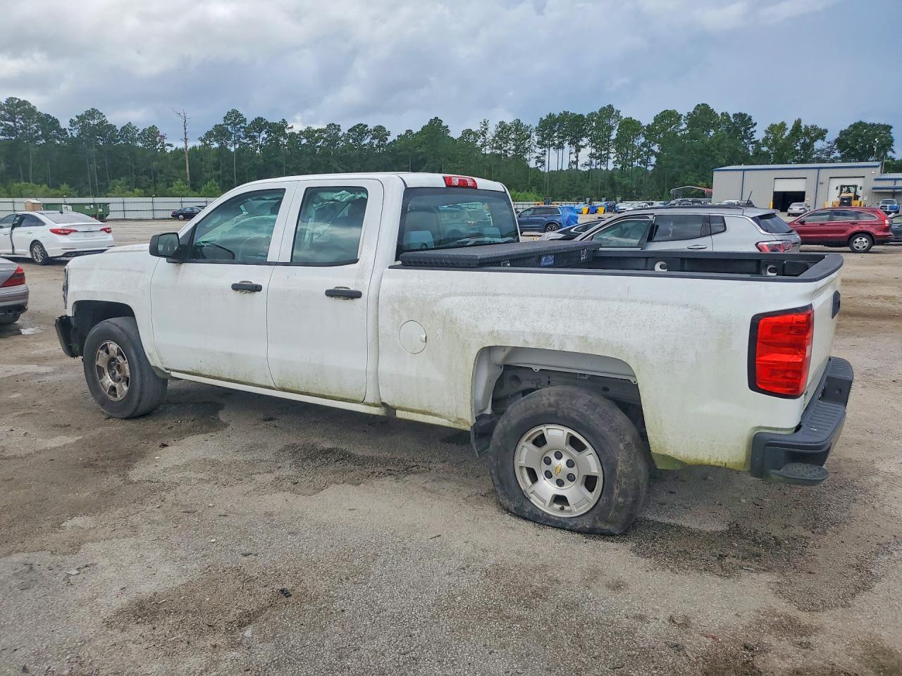 2017 Chevrolet Silverado C1500 - Фото 2