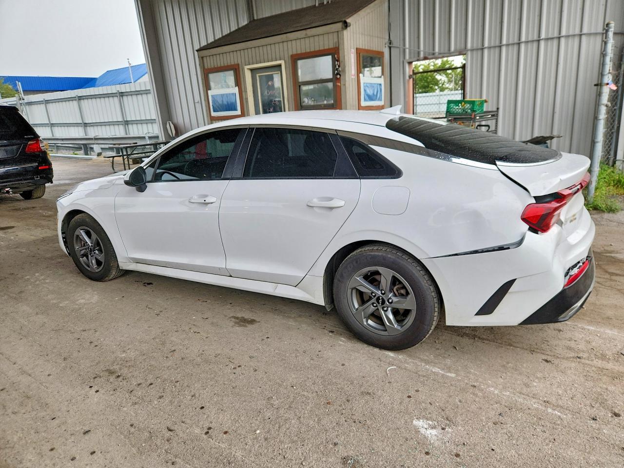 2023 Kia K5 Lxs - Image 2