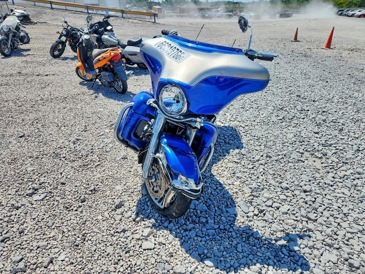 2009 Harley-Davidson Flhtcu - Image 2