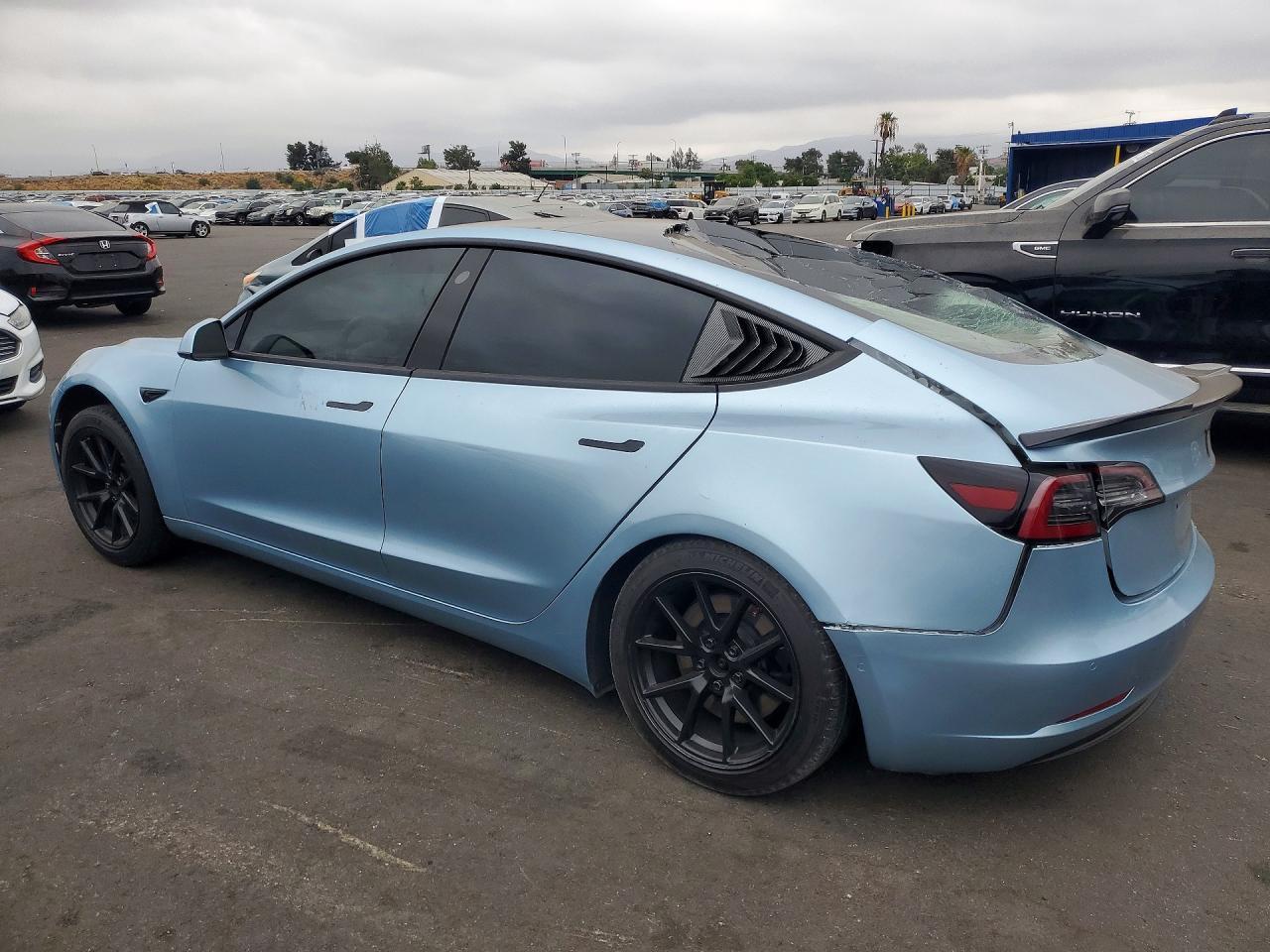 2021 Tesla Model 3 - Image 2