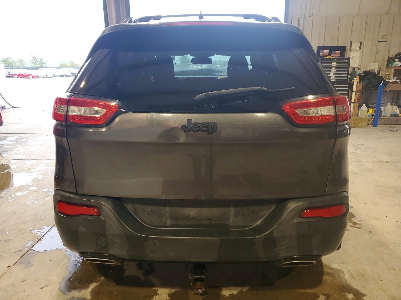 2016 Jeep Cherokee Sport - Image 6