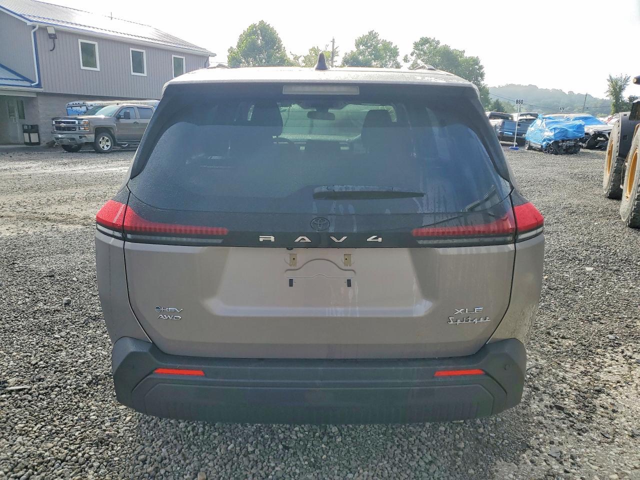 2026 Toyota Rav4 Le - Фото 6