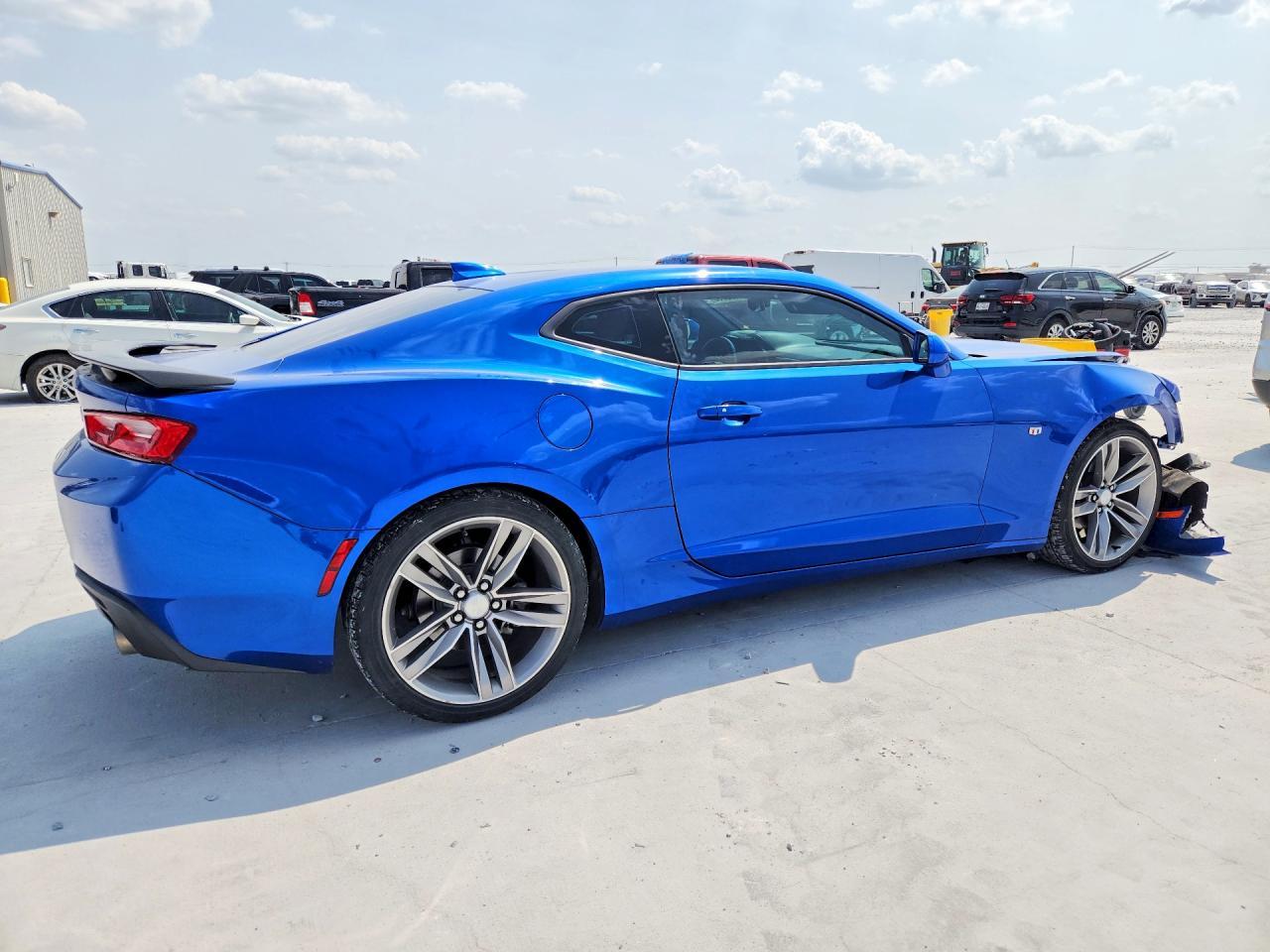 2018 Chevrolet Camaro Lt - Image 3