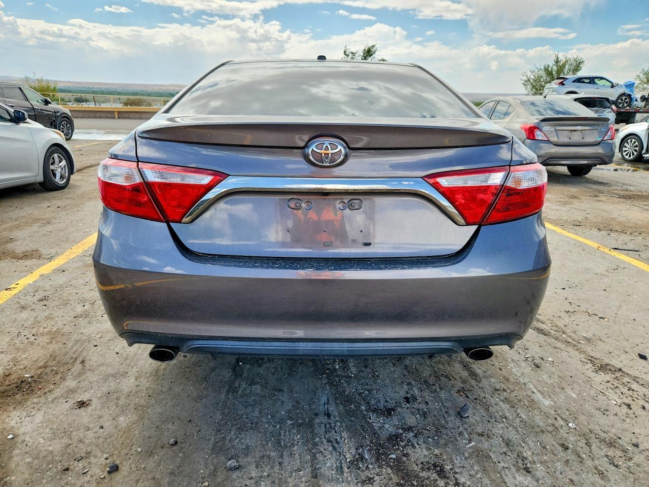 2016 Toyota Camry Xse V6 - Image 6