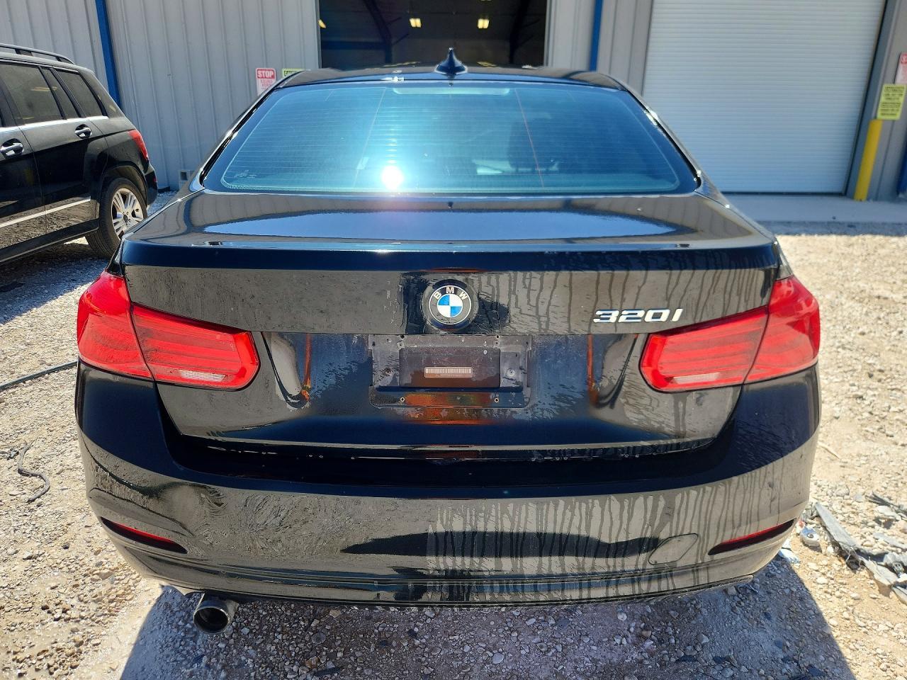 2017 BMW 320 I - Image 6