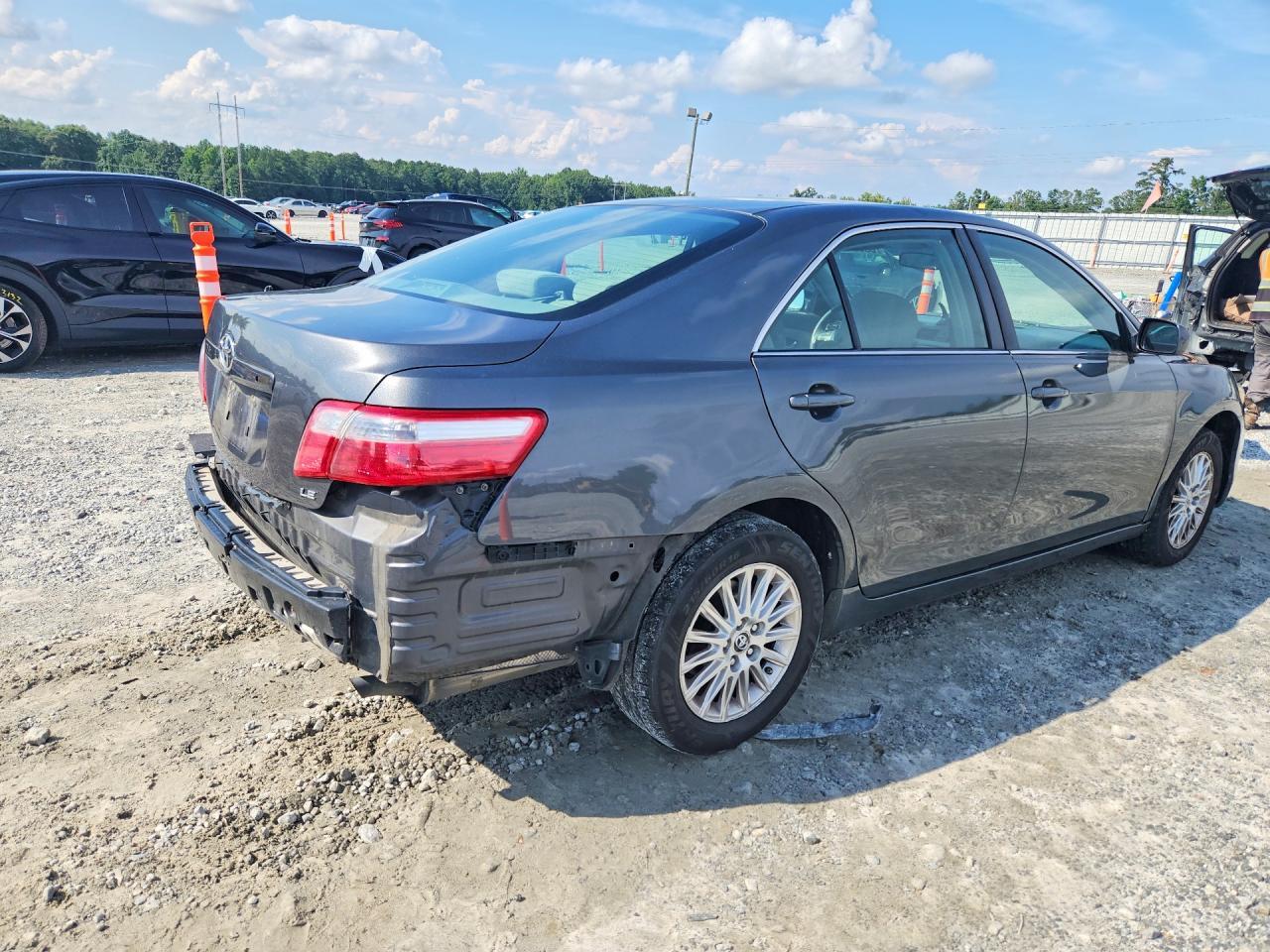 2007 Toyota Camry Le - Image 3