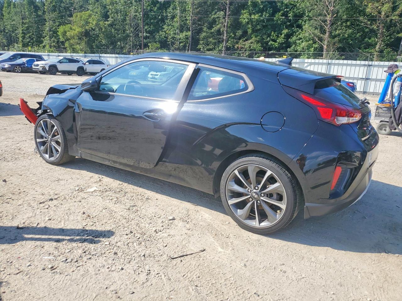 2020 Hyundai Veloster 2.0L Premium - Фото 2
