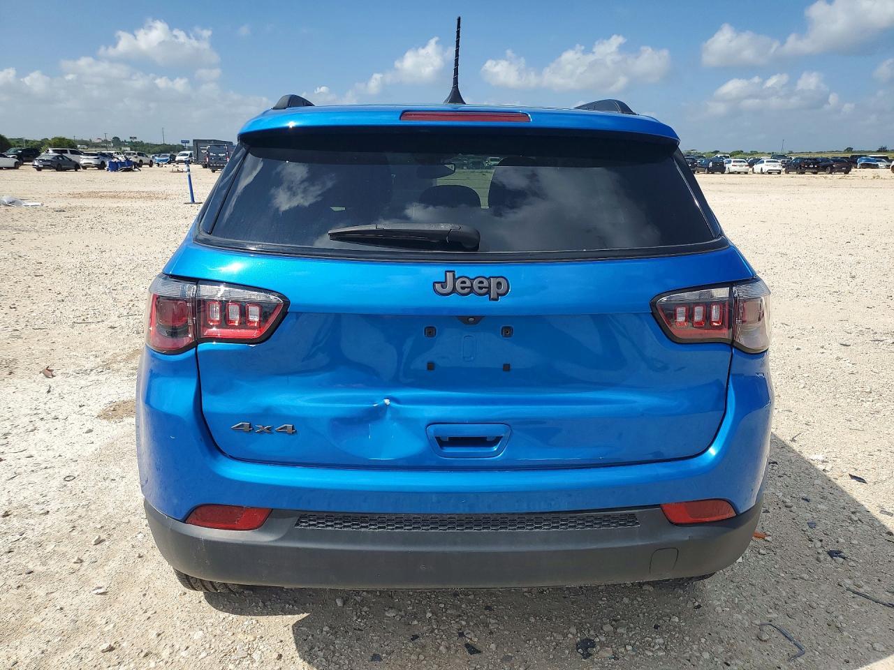 2025 Jeep Compass Latitude - Image 6
