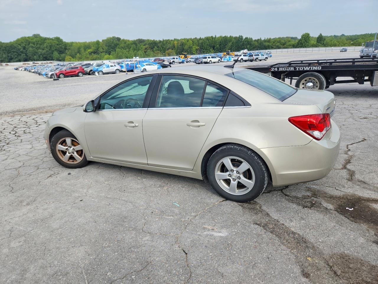 2014 Chevrolet Cruze Lt - Image 2